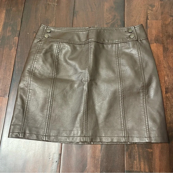 Free People Faux Leather Mini Skirt Brown Women’s Size 12 Boho Zip Closure - Picture 1 of 10